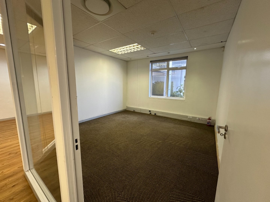 To Let commercial Property for Rent in Mouille Point Western Cape